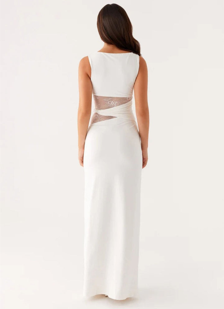 Lina | Figure-flattering maxi dress with subtle cutouts and lacing
