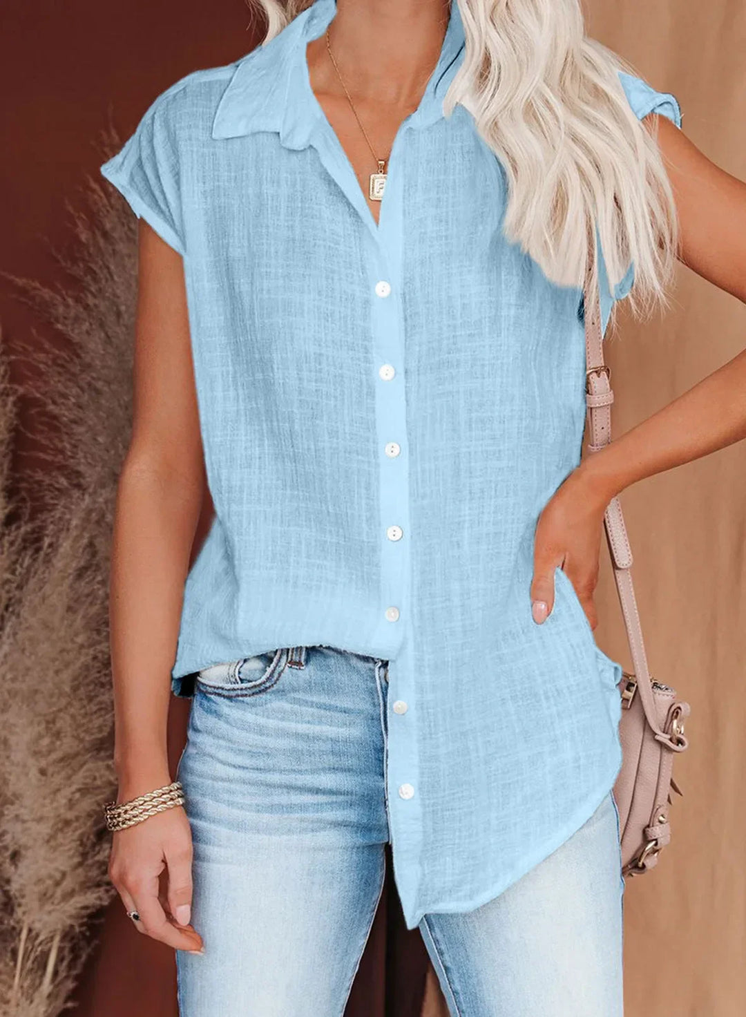 EVERYDAY BUTTON-UP BLOUSE
