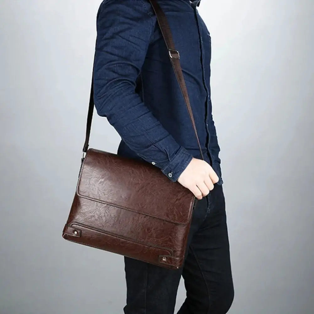 Jackson™ - All-in-One Leather Shoulder Bag