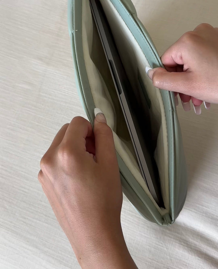 Mia™ - Puffer Laptop Sleeve