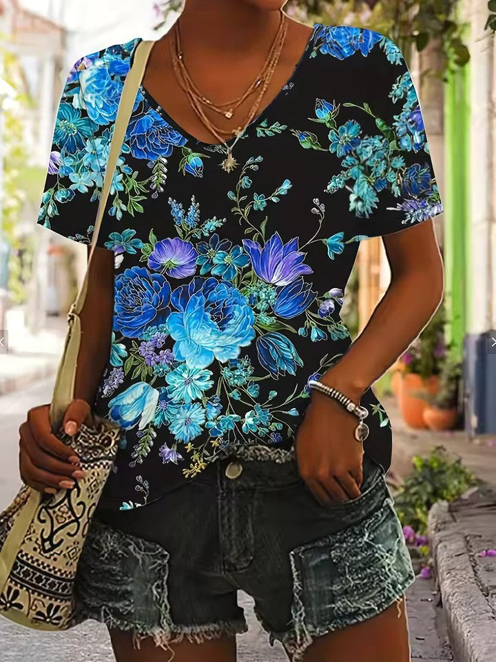 Delara™ - Retro V-neck T-shirt