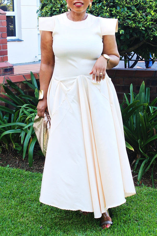 Elodie – Chic Round Neck Zip-Back Dress