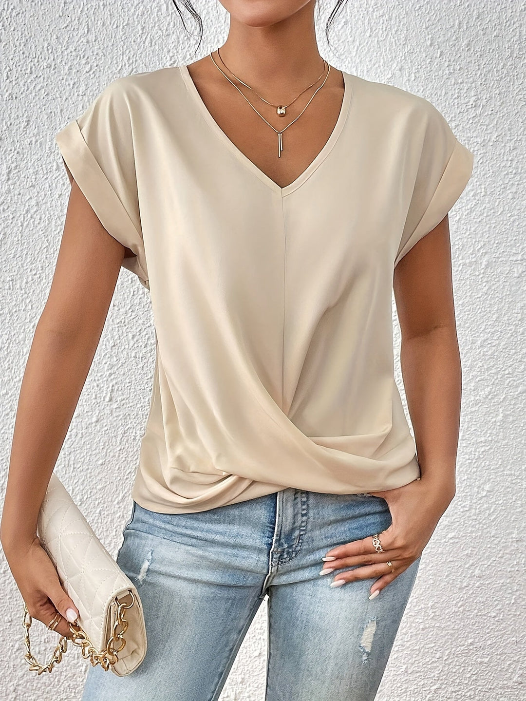 Luisa™ | Casual T-shirt with heart neckline