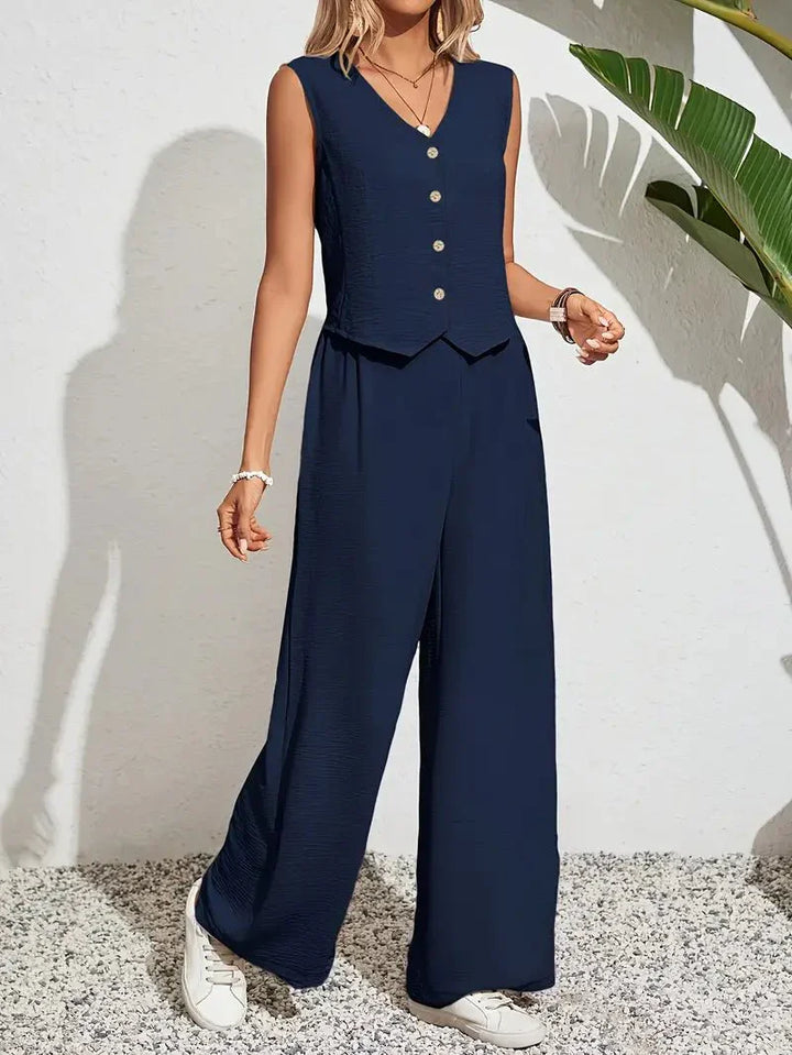 Lisa™ | Casual Summer Set with Heart-Shaped Neckline