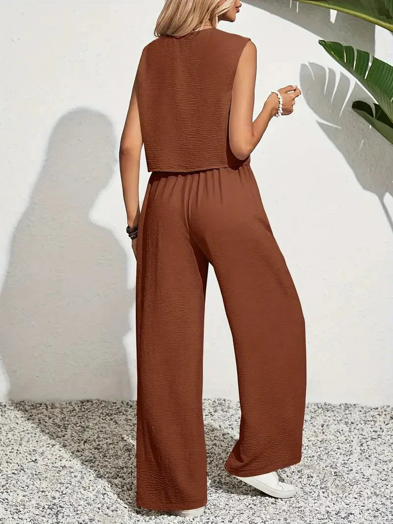 Lisa™ | Casual Summer Set with Heart-Shaped Neckline