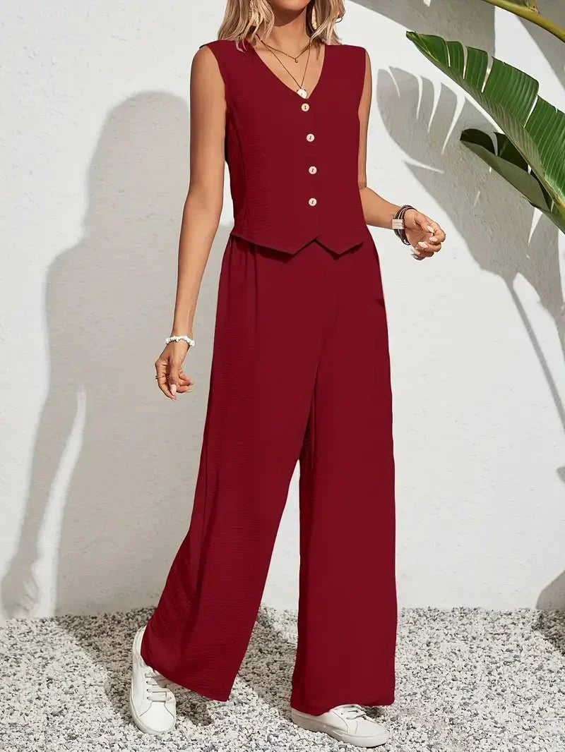 Lisa™ | Casual Summer Set with Heart-Shaped Neckline