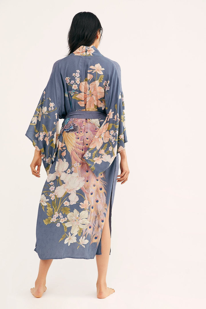 Long kimono robe with batwing sleeves
